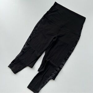 Lululemon Align Super High-Rise Pant 28" Crushed Velvet
Black